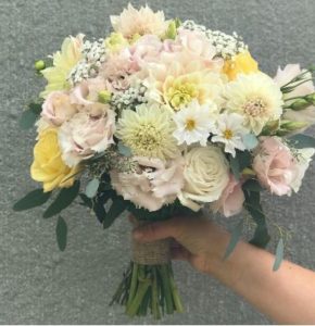 bridal tossing bouquet